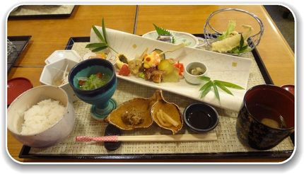 「吉甲」のランチタイム 「特製御膳」...