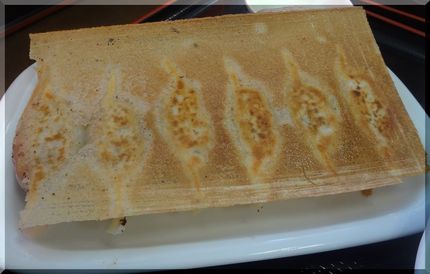 「再来」の羽根付き焼き餃子...