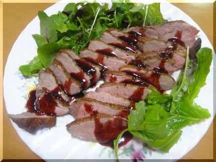 *鴨ムネ肉のソテー フランボワ...