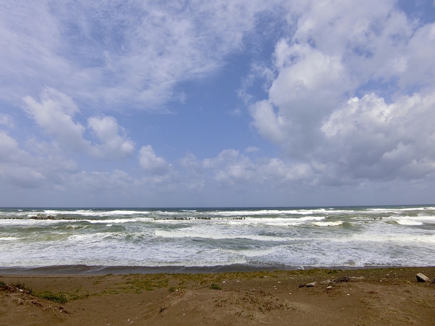 そんないろんな歴史ある安宅の海...