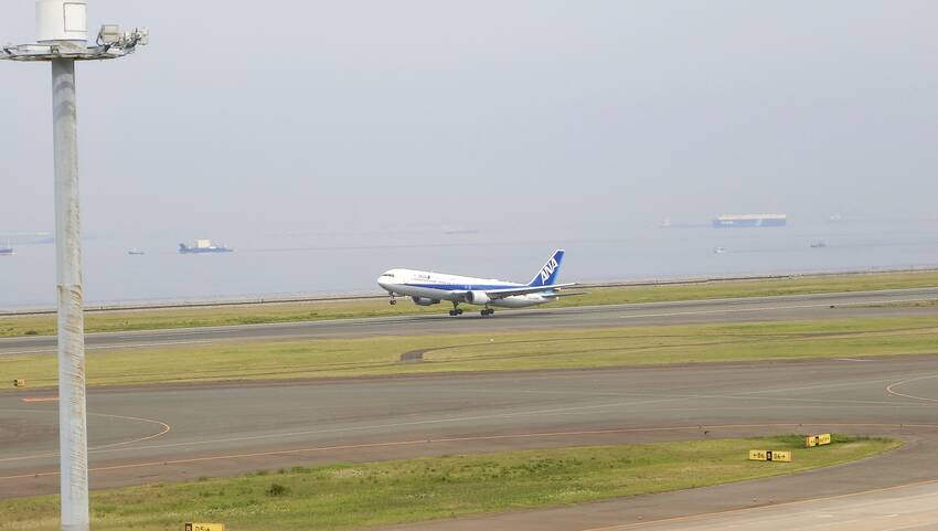 こちらは先ほどのB767の離陸...