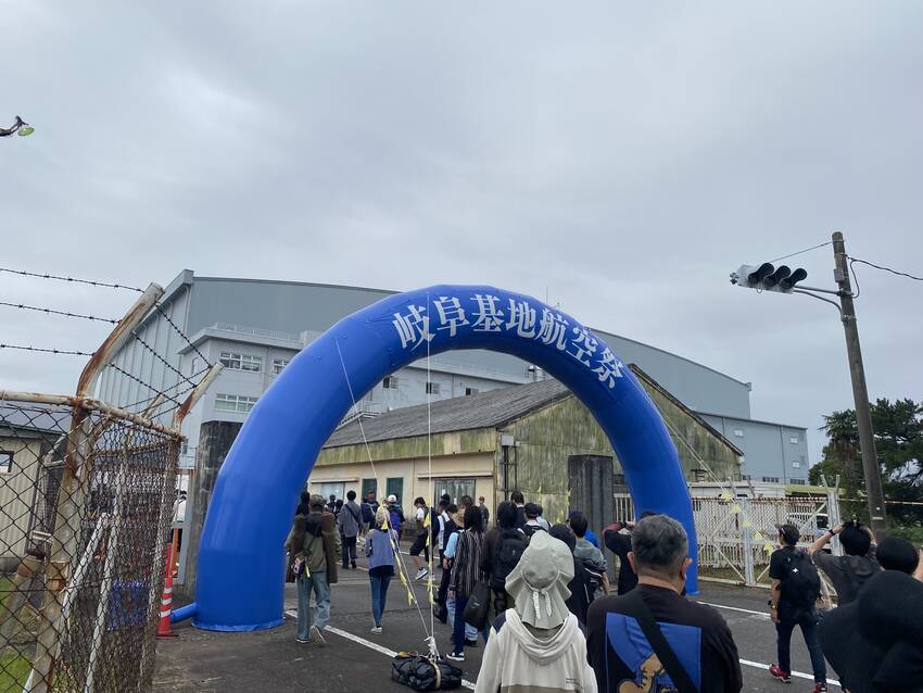 なんかこのゲートをくぐるってテ...