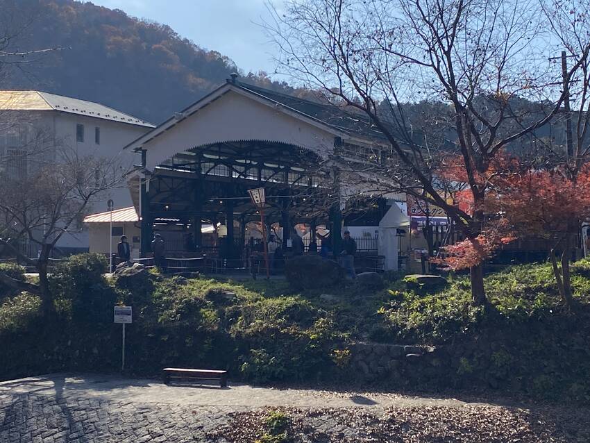 八瀬駅の趣き欧州の駅舎っぽくな...