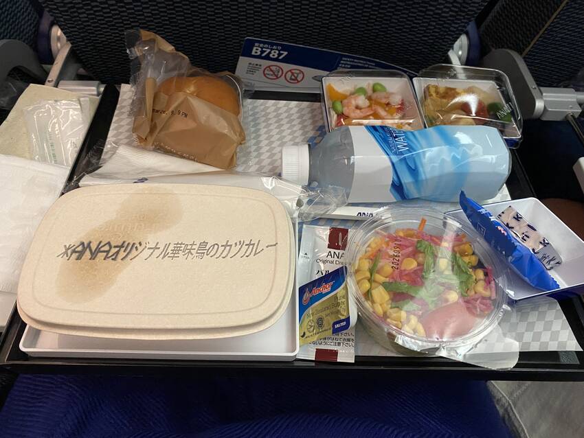 ANAの食事も申し分ないお味エ...