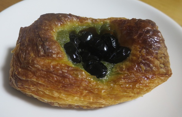 <パン>(1373)黒豆と抹茶...