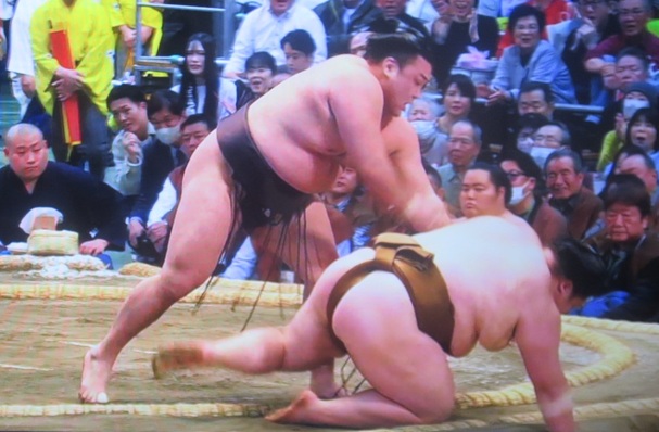 ○<霧島>「寄り倒し」●<王鵬...