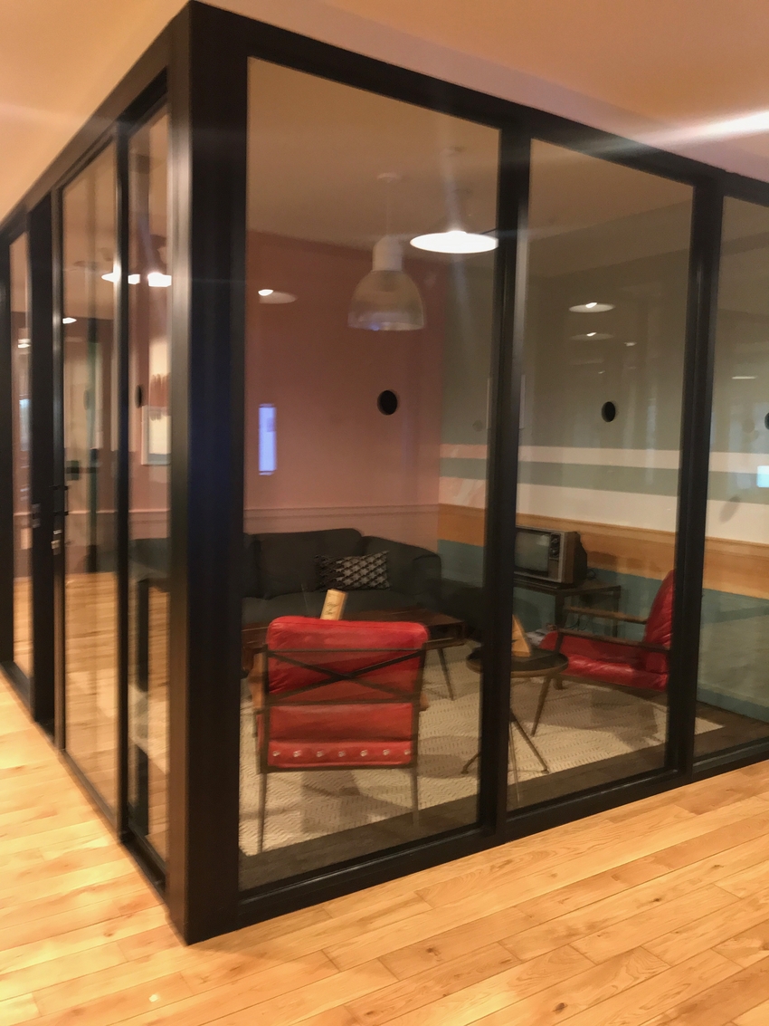ロサンゼルスタウン:WeWork ロングビーチ 〚LAオフィ...