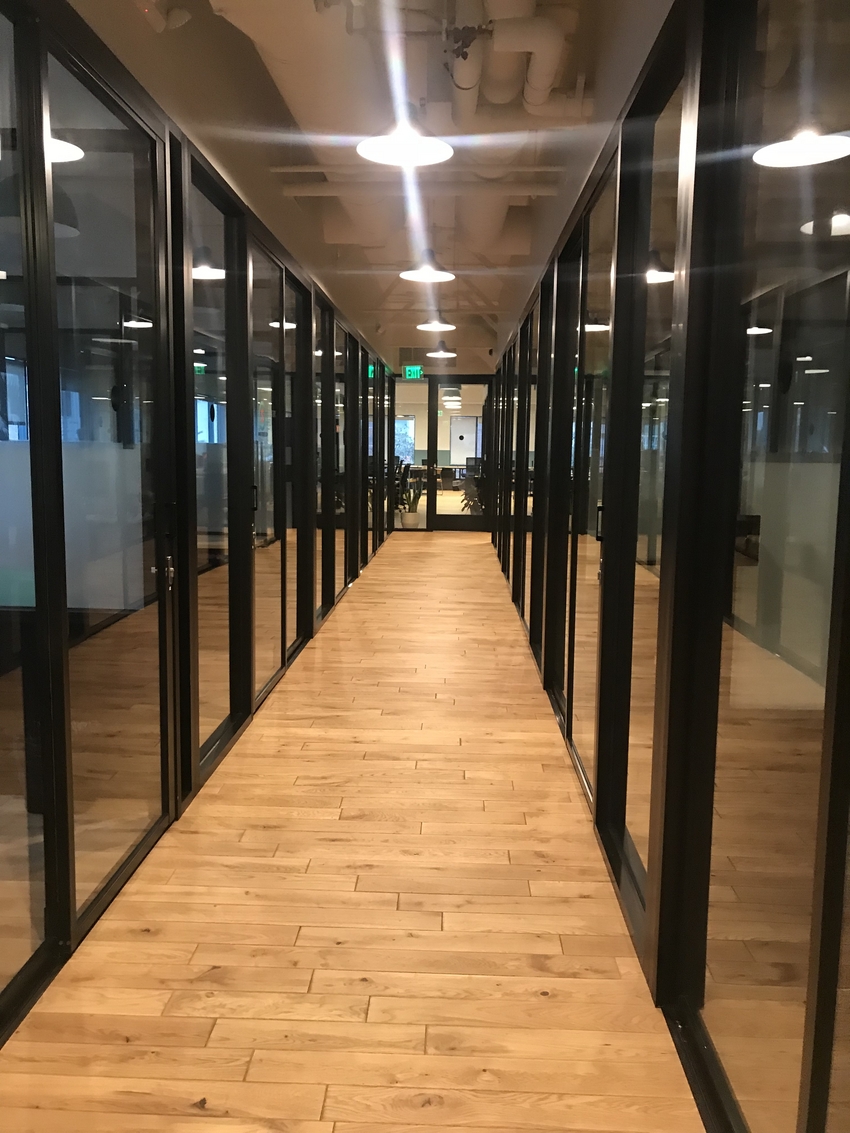 ロサンゼルスタウン:WeWork ロングビーチ 〚LAオフィ...
