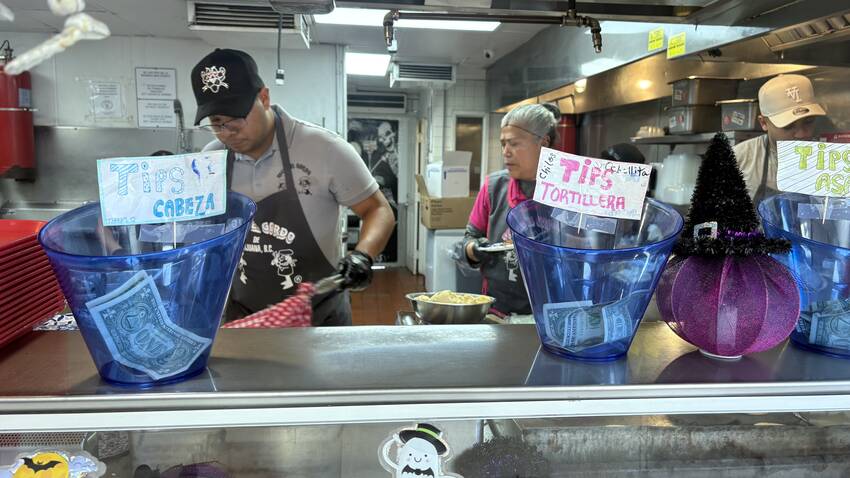 トルティーヤもお店で一から作っ...
