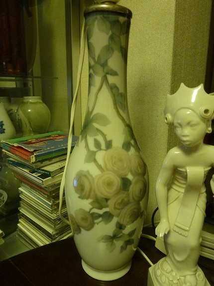 彩磁薔薇文花瓶