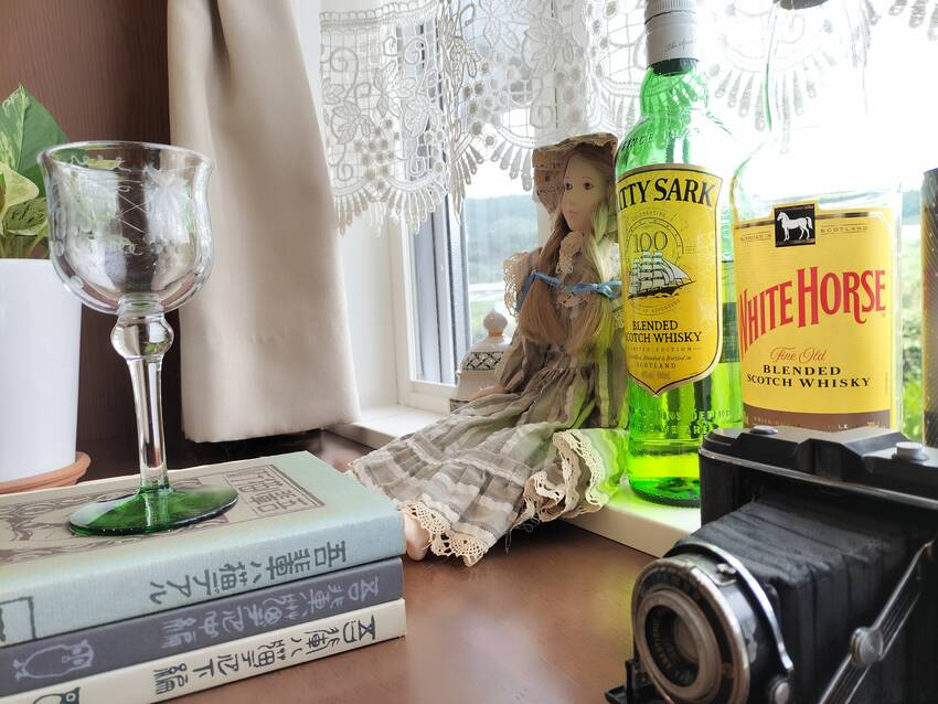 今日もよく生きたな、と小さく息をついたとき、 黙ってグラスの...