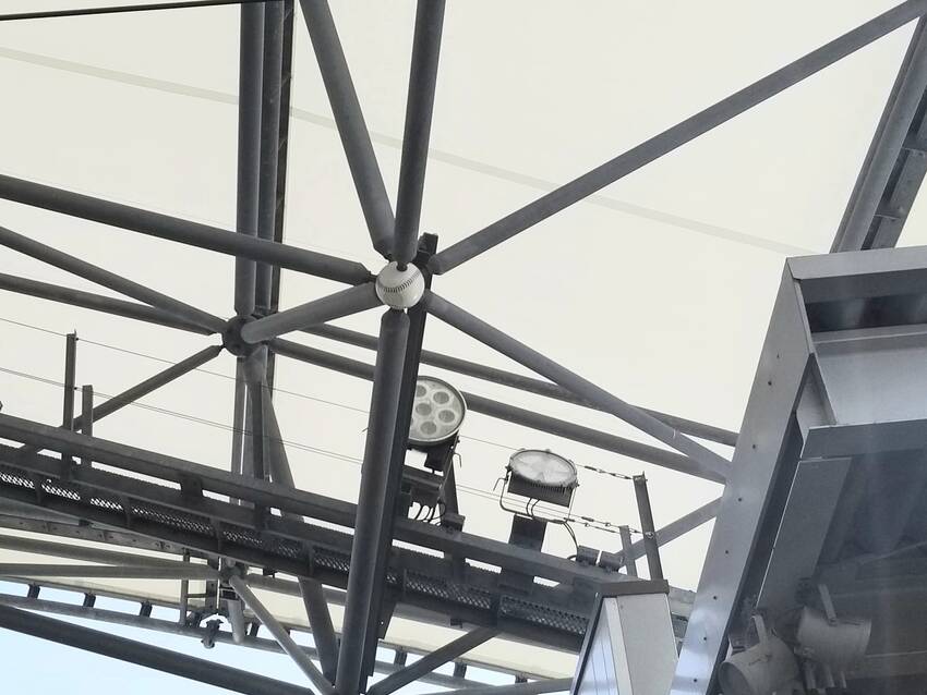 甲子園駅のエレベーターボタンは...