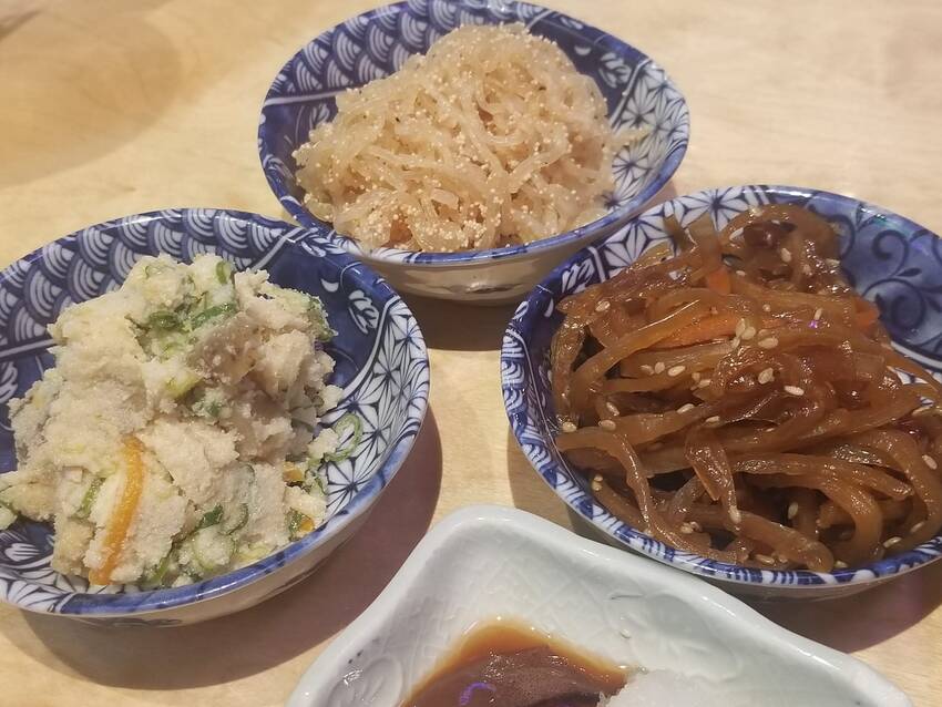 オススメの「おばんざい3種盛り」 3皿で出てきます😁「国産牛...