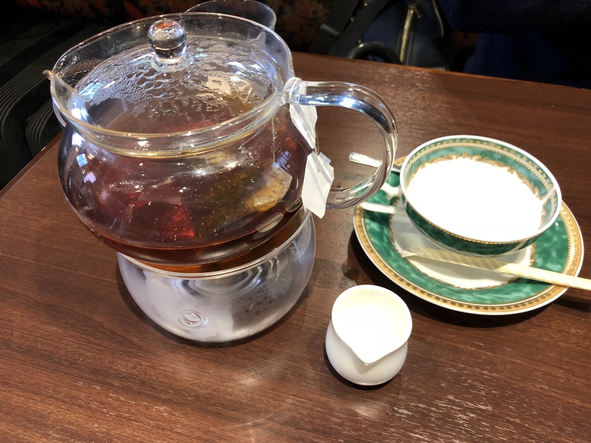 誰かさんはアールグレイを。