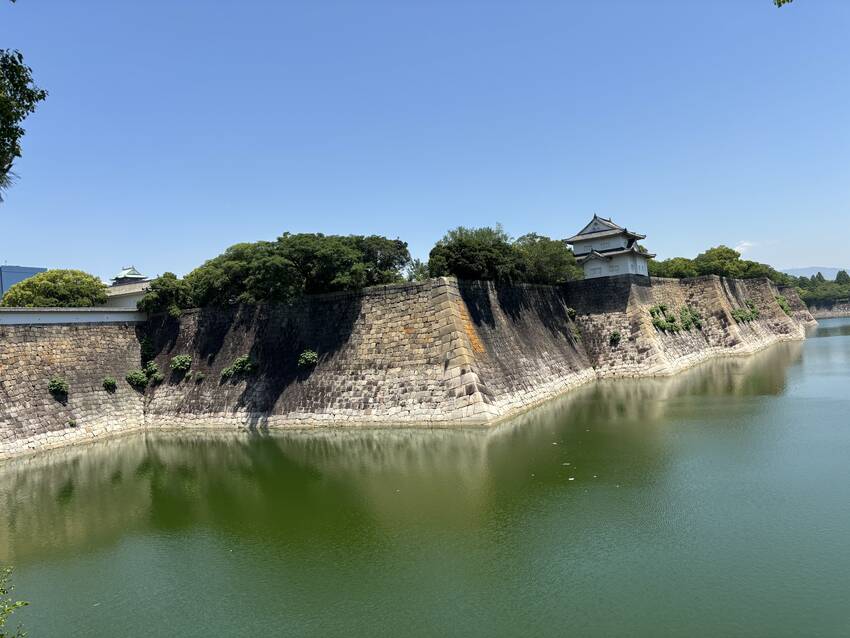 石垣がジグザグなのは守りに有効