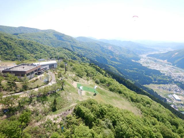 獅子吼高原山頂展望台ハウスとパ...
