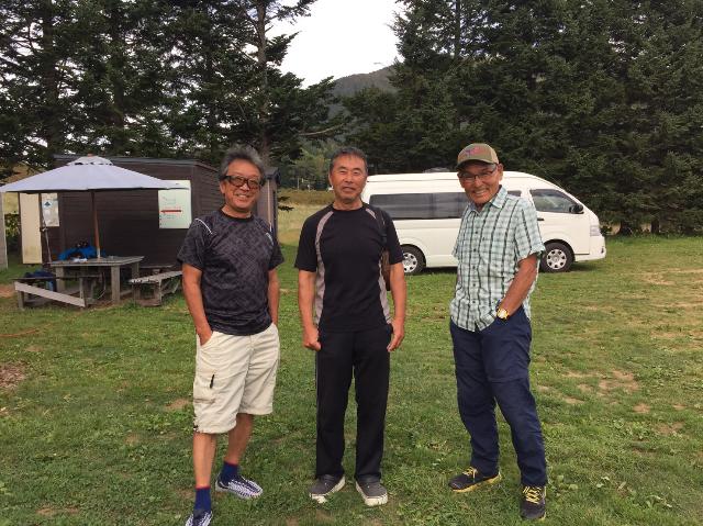 函館ハングパラクラブの面々が何...