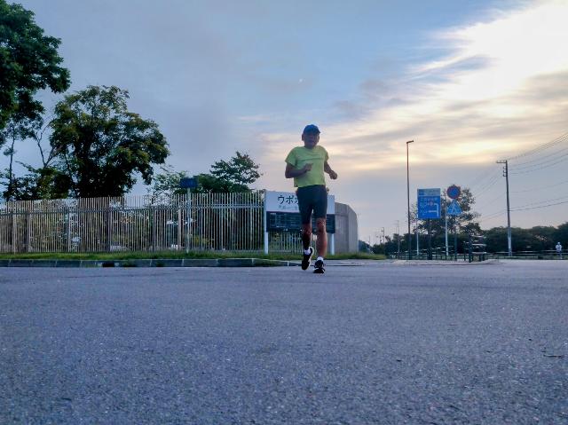 この服装では少し涼しいかな?と...