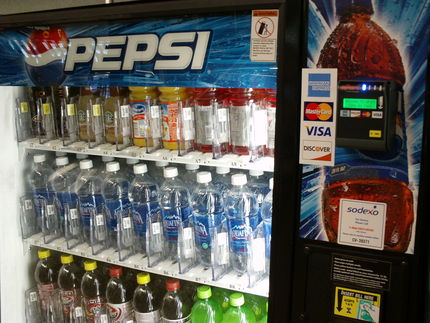 $3.00 の水