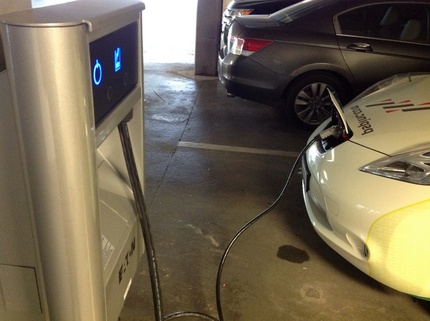 EV の充電器の設置が終わりま...