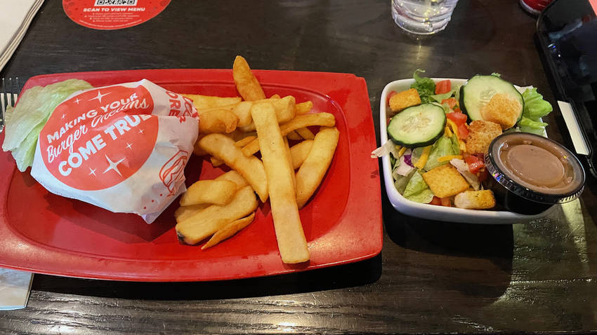 ランチはレタスラップ
