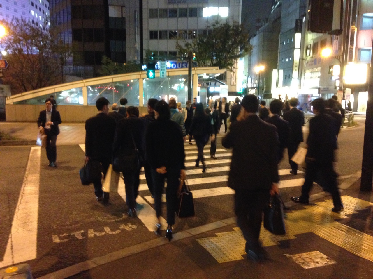 赤坂見附の夜 内倉憲一のブログル Bloguru 赤坂見附の夜 内倉憲一のブログル Bloguru