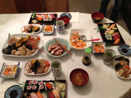 おでんとお寿司の豪勢な食卓！