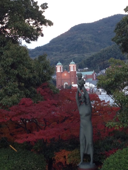 長崎の平和記念公園から浦上天主...