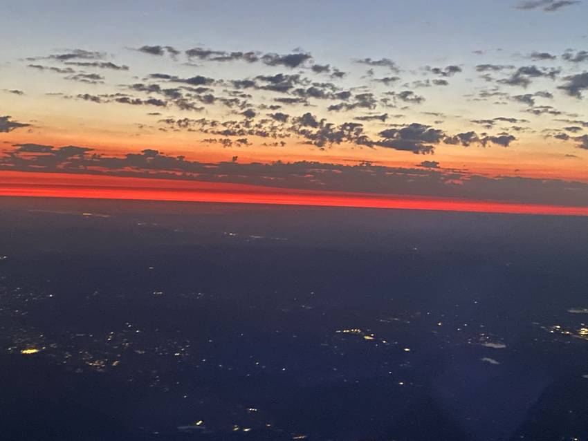 昨日のオレゴン上空から太平洋に...