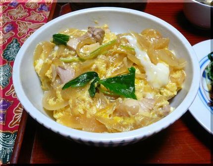 「下手な親子丼　(；一_一)」...