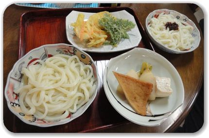 二人で500円のランチって、ど...