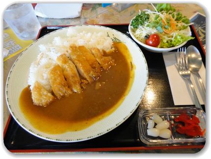 志度CCのレストランでカツカレ...