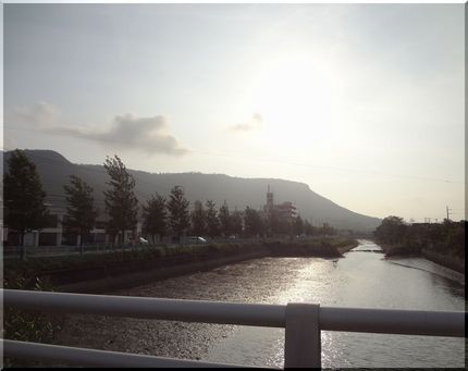 携帯画面の天気予報では午後から...