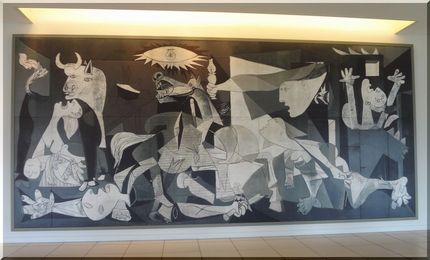 大塚美術館所蔵「ゲルニカ」…(...