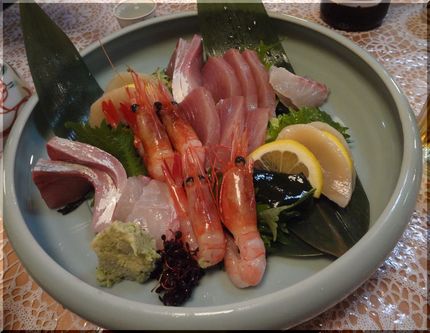 先ず、お寿司でお昼御飯－201...