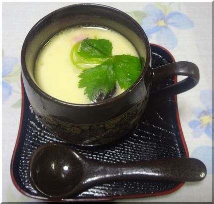 暑い時に茶碗蒸しもいいもんです...