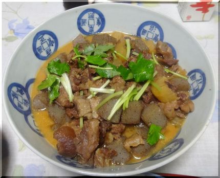＊牛スジ肉とお蒟蒻、お大根の味...