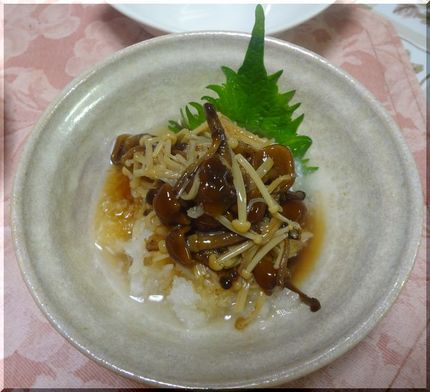 以前に買った足つきなめこが美味...