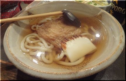 もちろん、きつねうどんにはおネ...