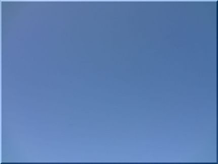 雲ひとつない、7：25の高松の...