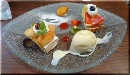 わたしのチョイスはケーキ2種。