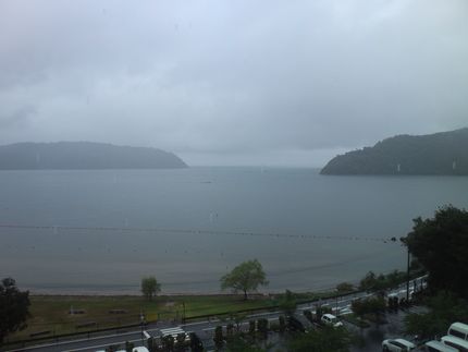雨の琵琶湖