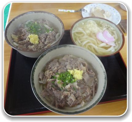 ＊肉うどん小2、かけ小 ＊おで...