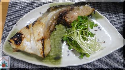 ＊オリーブハマチのかまの塩焼き