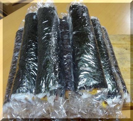 *恵方巻き 東北東を向いて痛快...