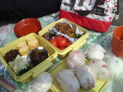 お弁当持って