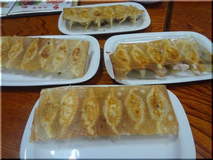*羽根付き焼き餃子 パリパリの...