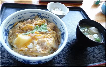 *親子丼 600円 味は濃かっ...