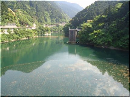 ダム湖は一般公募で「別子の湖」...