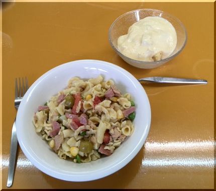 *パスタのサラダランチ *桃の...